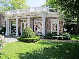 How to Keep Your Lawn Healthy Year-Round in Charleston